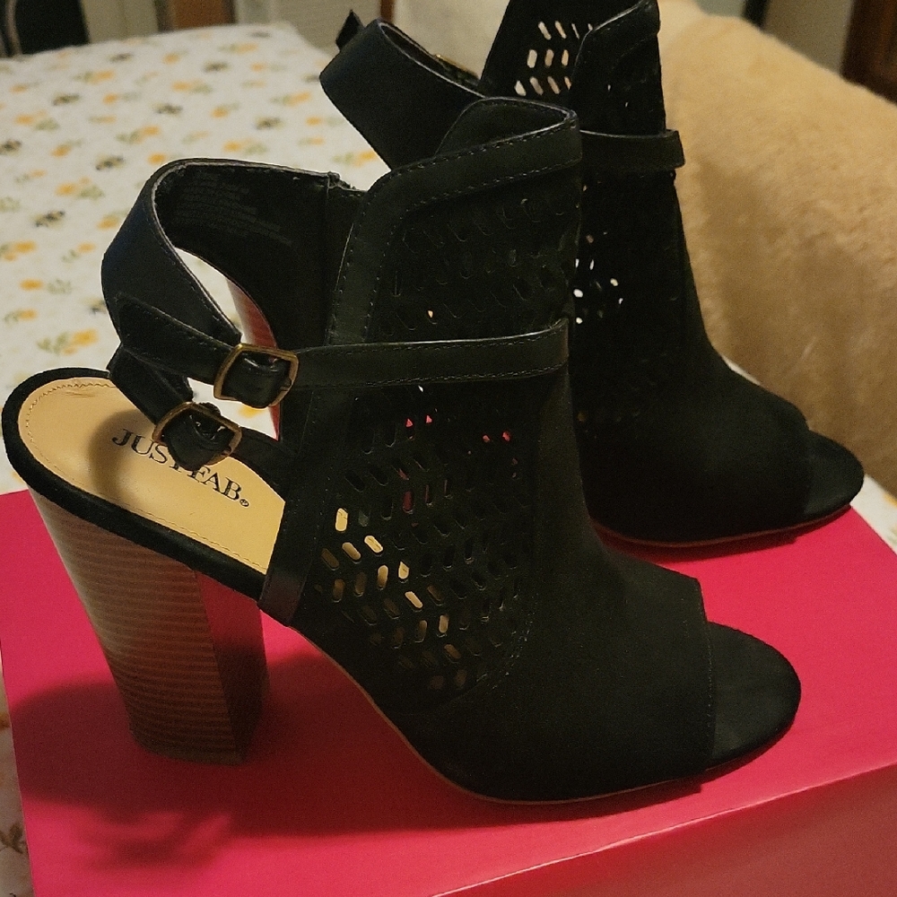 JustFab Black Cutout Heeled Sandals
